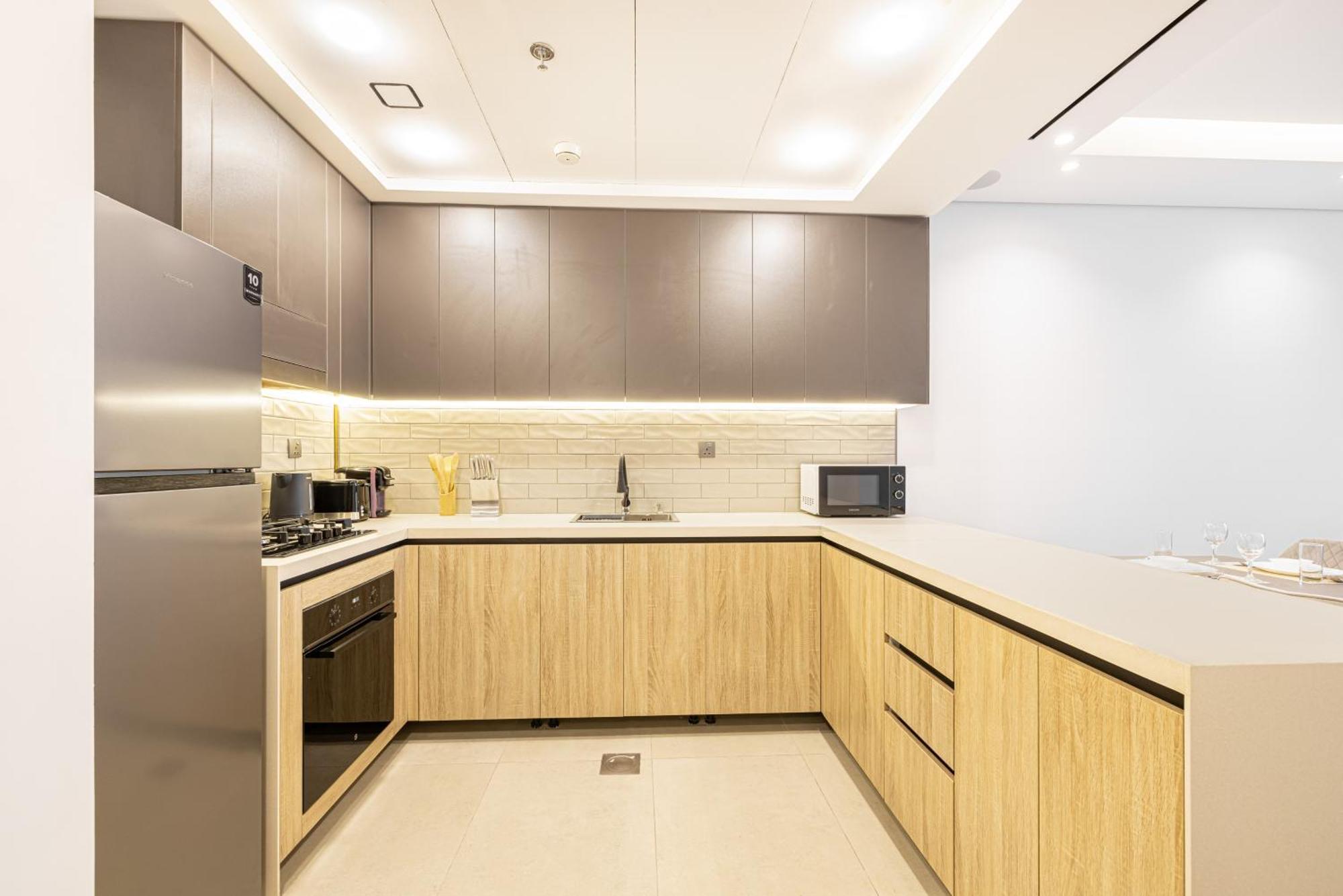 Daniels Stylish 1br At Jumeirah Garden Apartment *